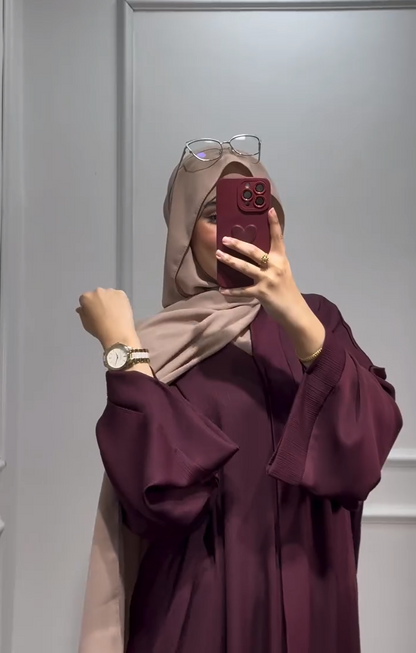 Abaya Mastoura
